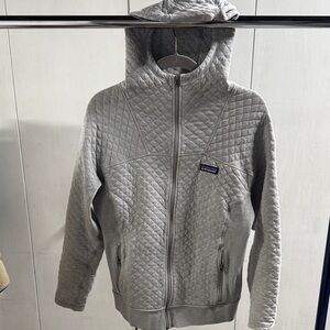Patagonia Women’s Quilted Gray Performance Jacket with Hood